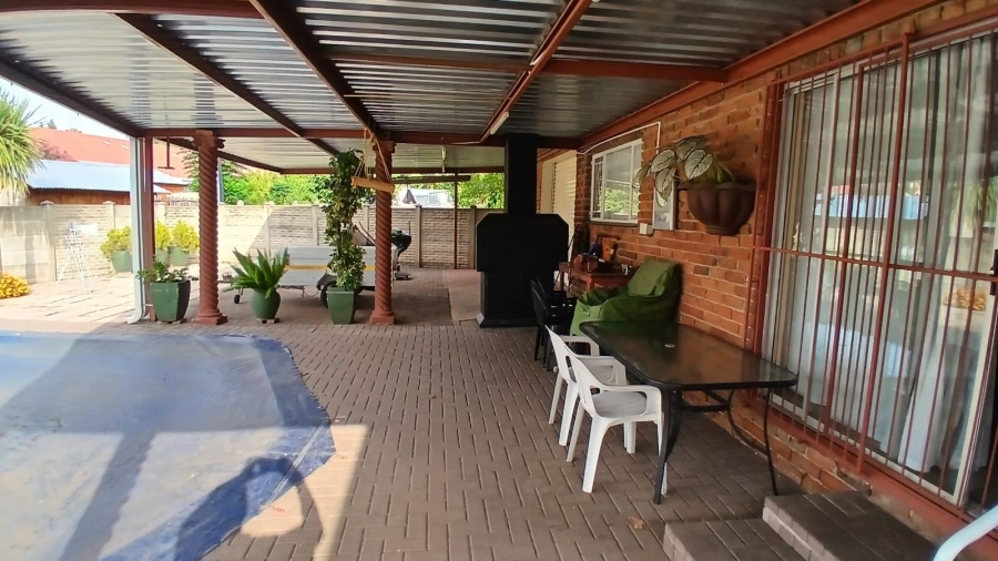 3 Bedroom Property for Sale in Fichardt Park Free State